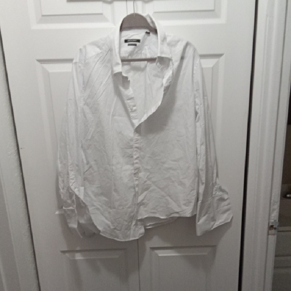 White Casual Button Down Shirt Crisp Long-Sleeve Design